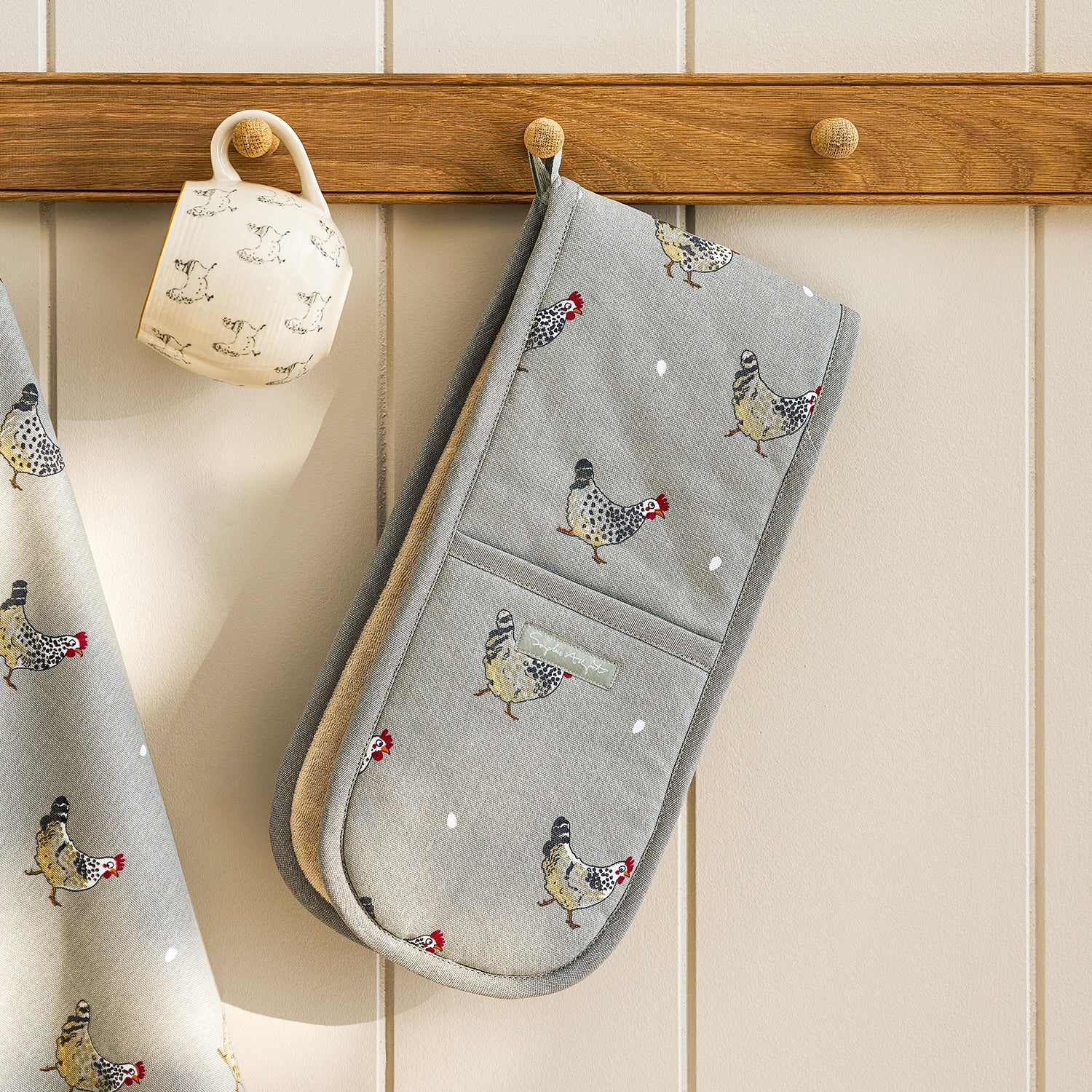 Chicken Double Oven Glove by Sophie Allport