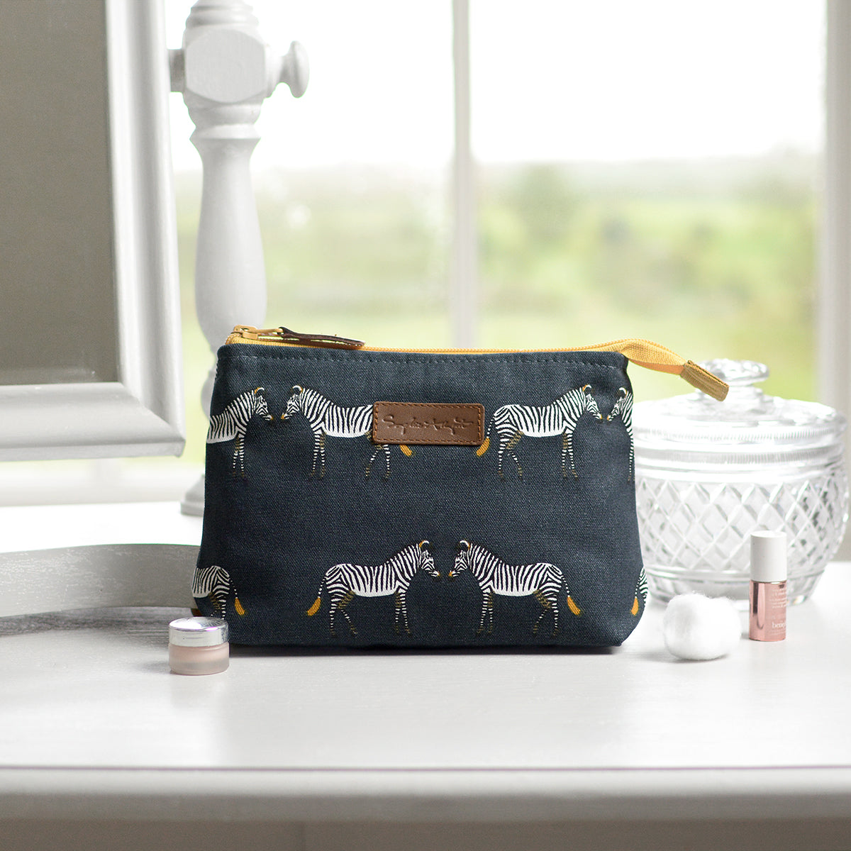 Canvas makeup top bags