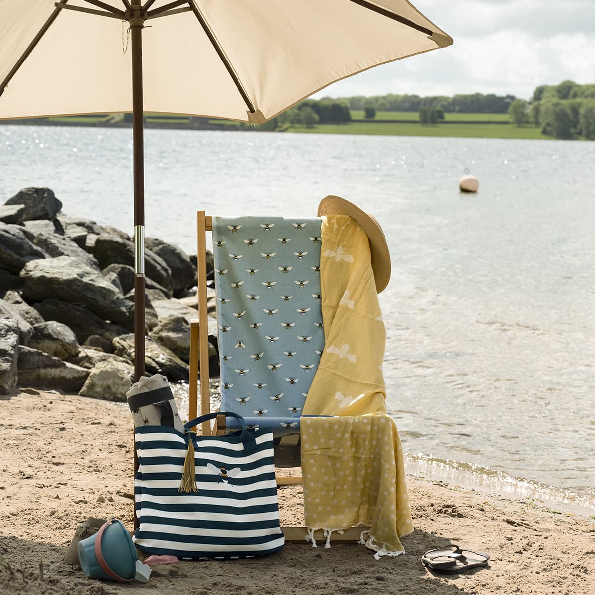 Sophie Allport - Dragonfly Picnic Blanket Rug, Water-Resistant Backing, 100% Cotton, Carry Handle, Large, Foldable, Outdoor, Camping, Beach Or Garden Mat