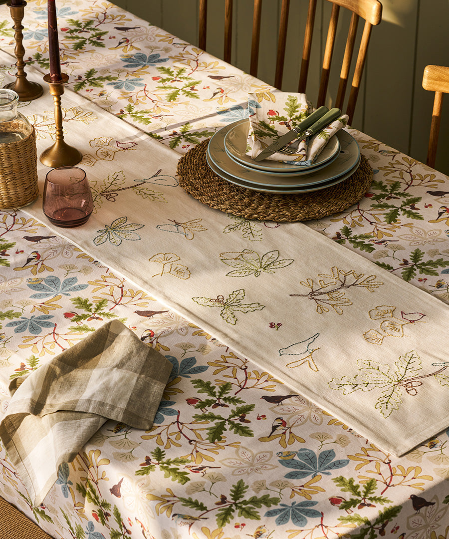 Tablecloths & Table Runners