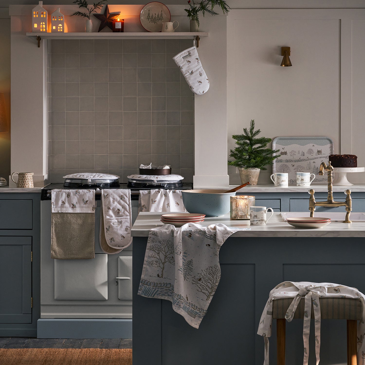 Snowy Owls Circular Hob Cover