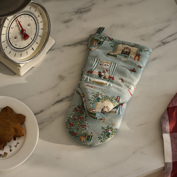 Cosy Christmas Oven Mitt