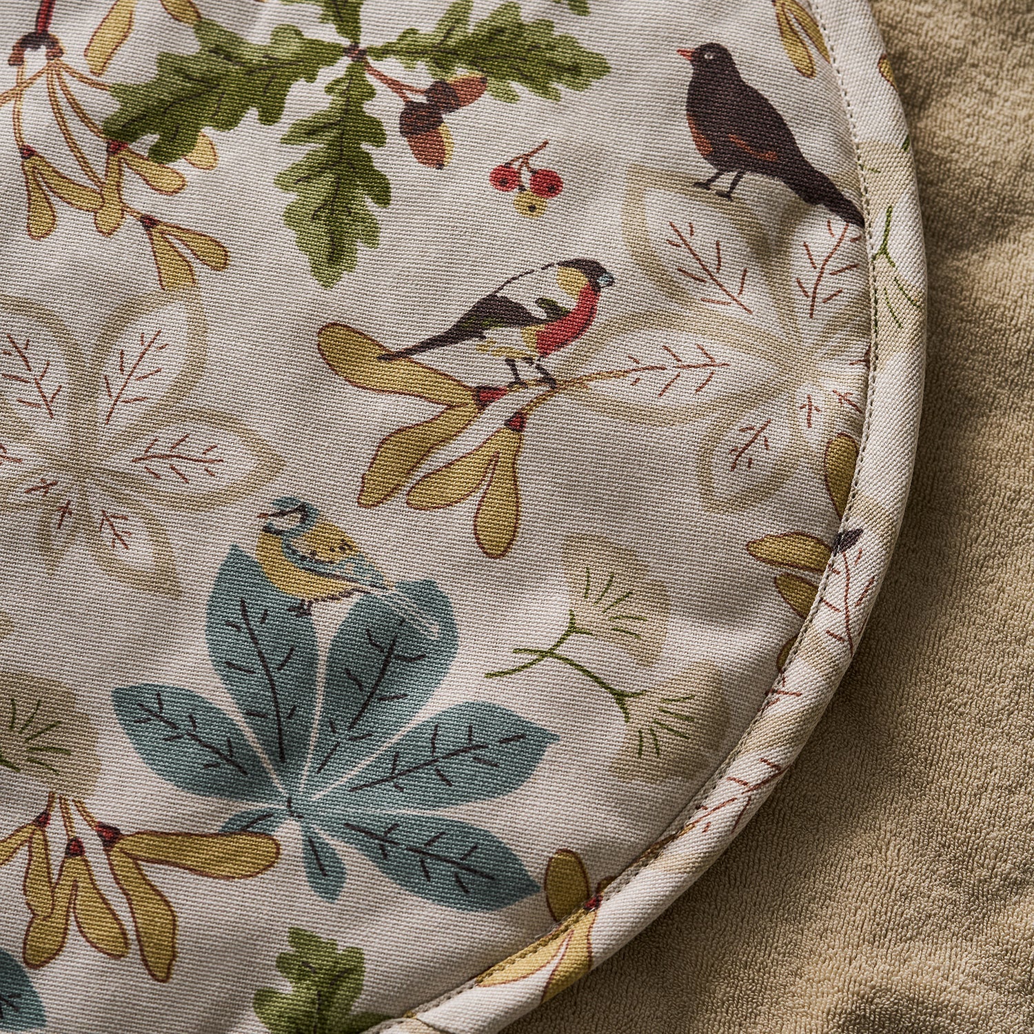 Orchard Birds Circular Hob Cover