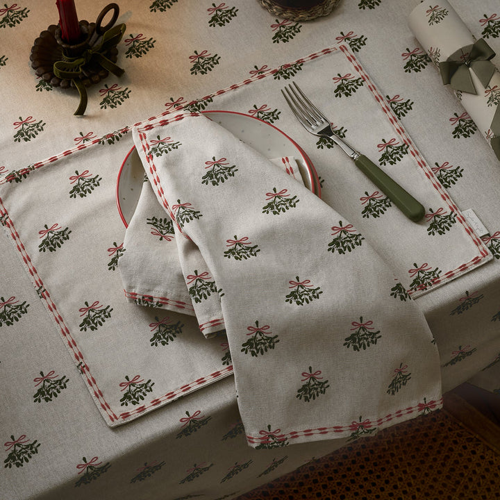 Mistletoe Embroidered Napkins (Set of 4)