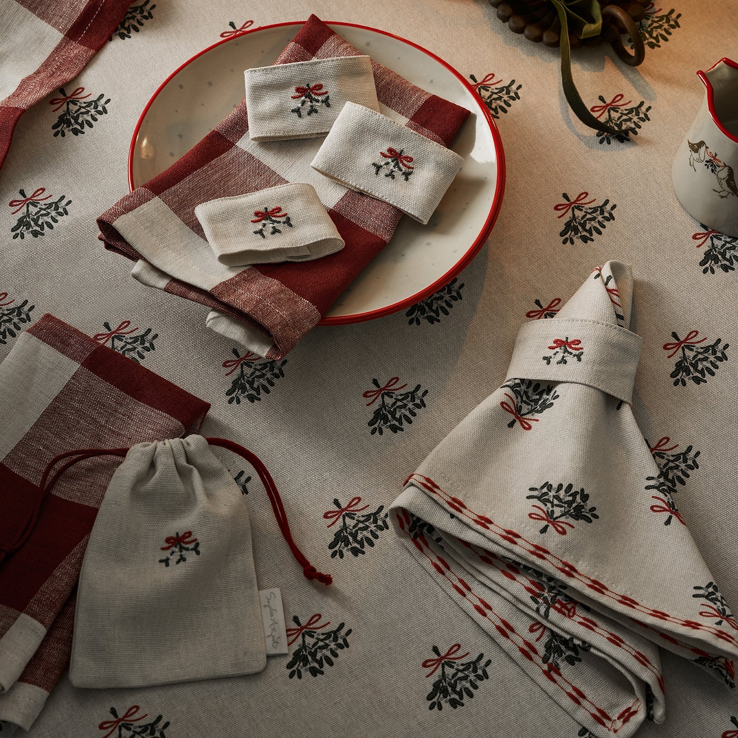 Mistletoe Napkin Rings (Set of 4)