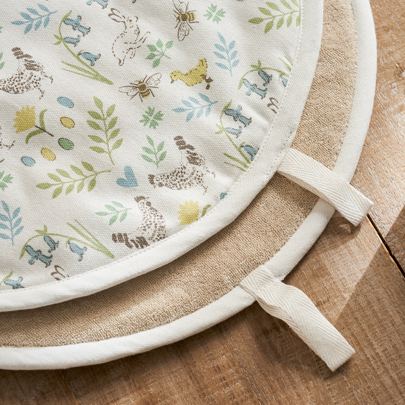 Spring Chicken Circular Hob Cover