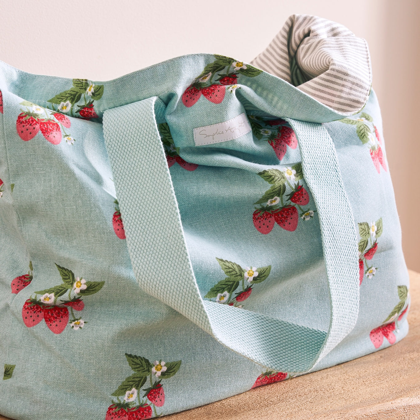 Strawberries Blue Everyday Bag