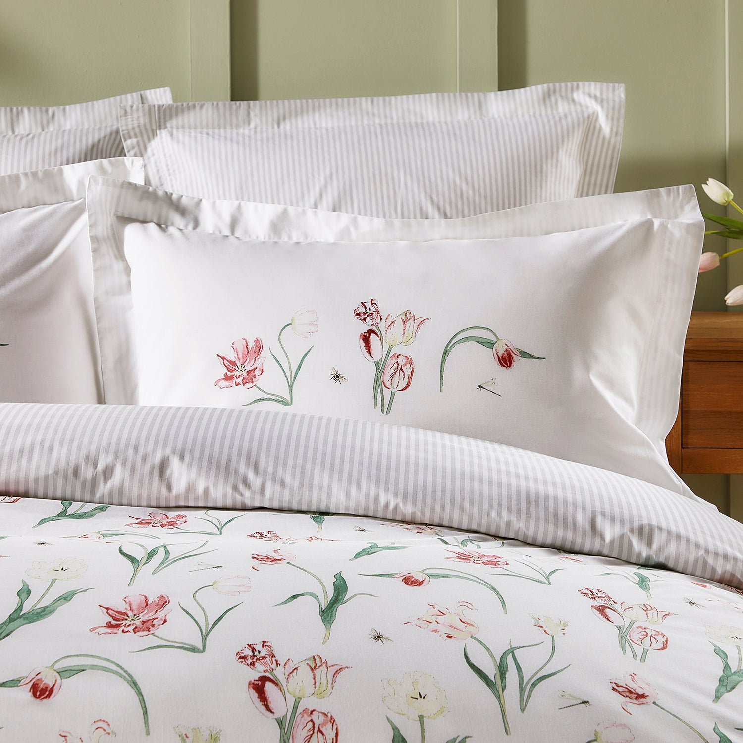 Tulips Pair of Oxford Pillow Cases