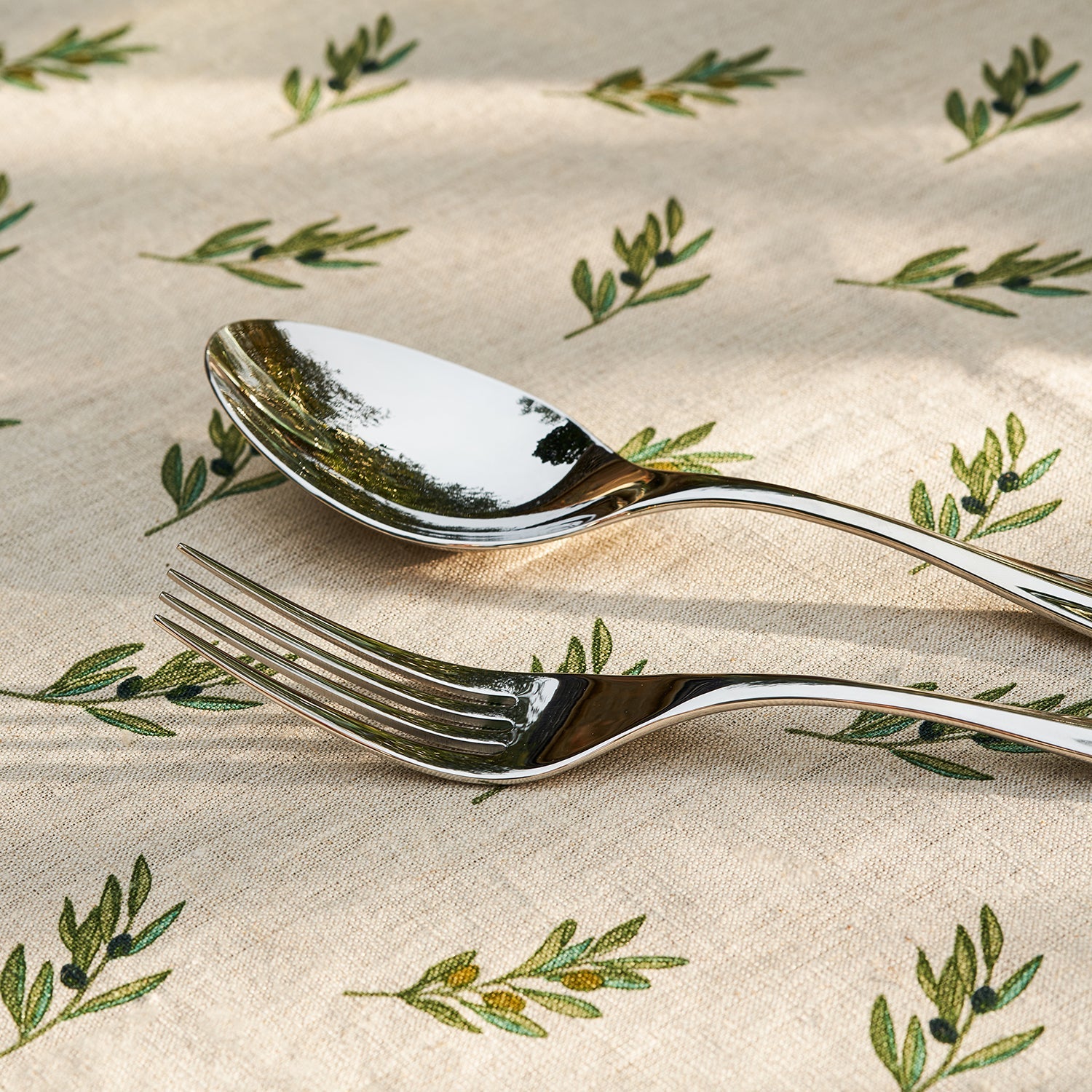 Stainless steel serving cutlery set by Sophie Allport detail