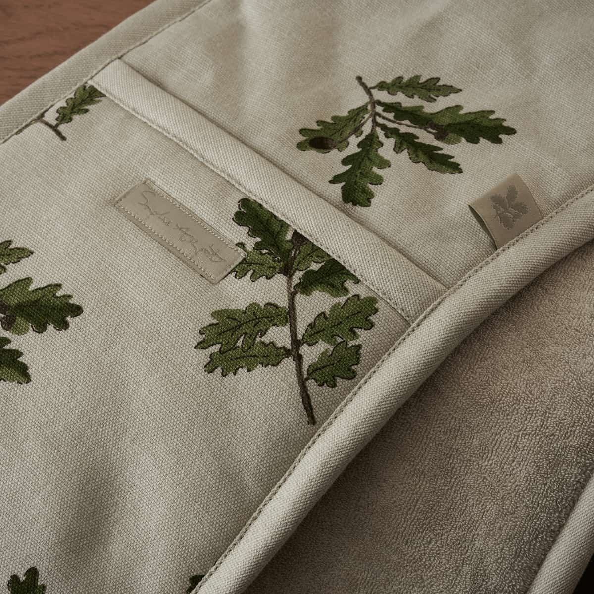 Acorn and Oak Leaves Double Oven Glove 