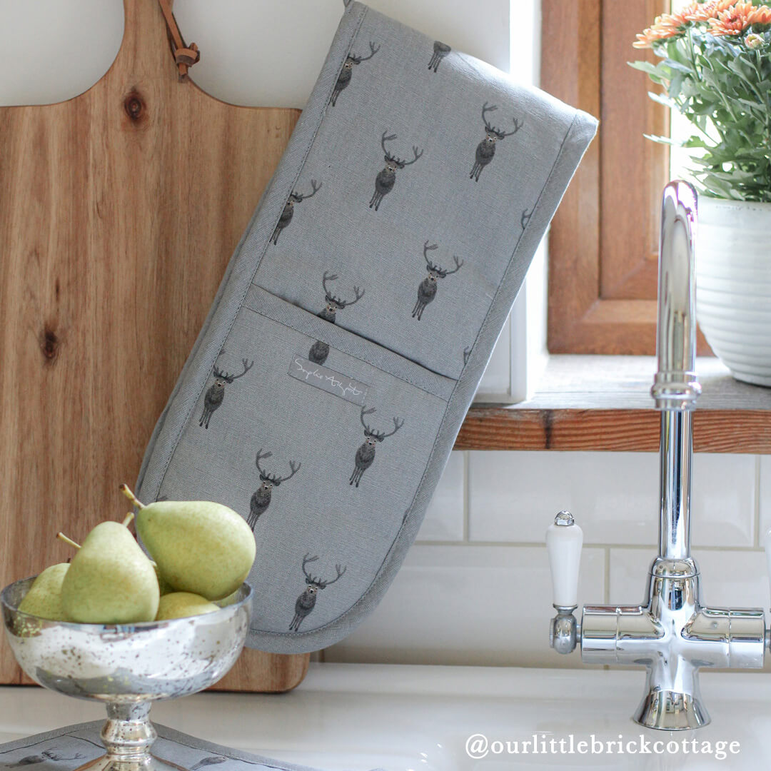 Highland Stag Double Oven Glove by Sophie Allport