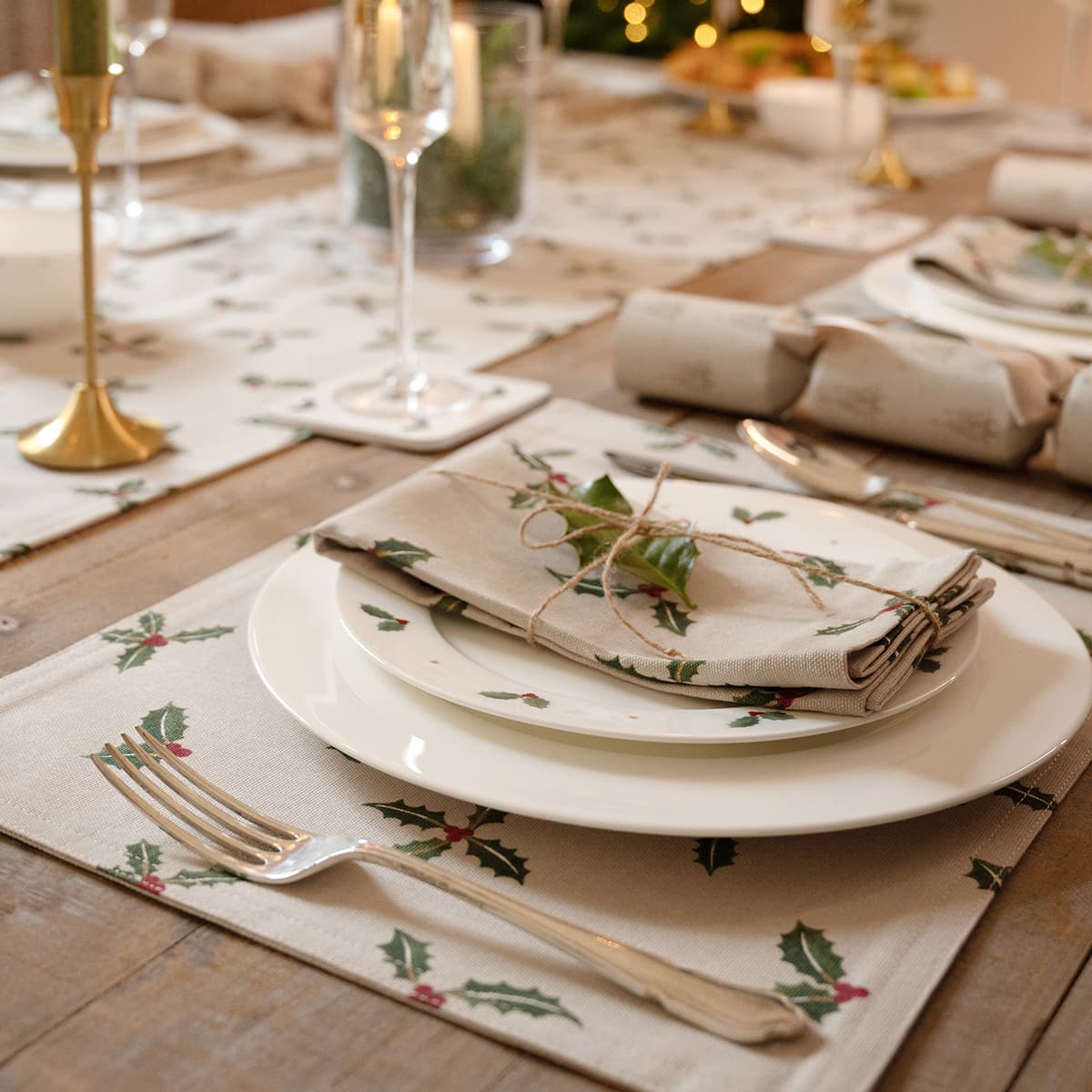 Holly & Berry Napkins (Set of 4)