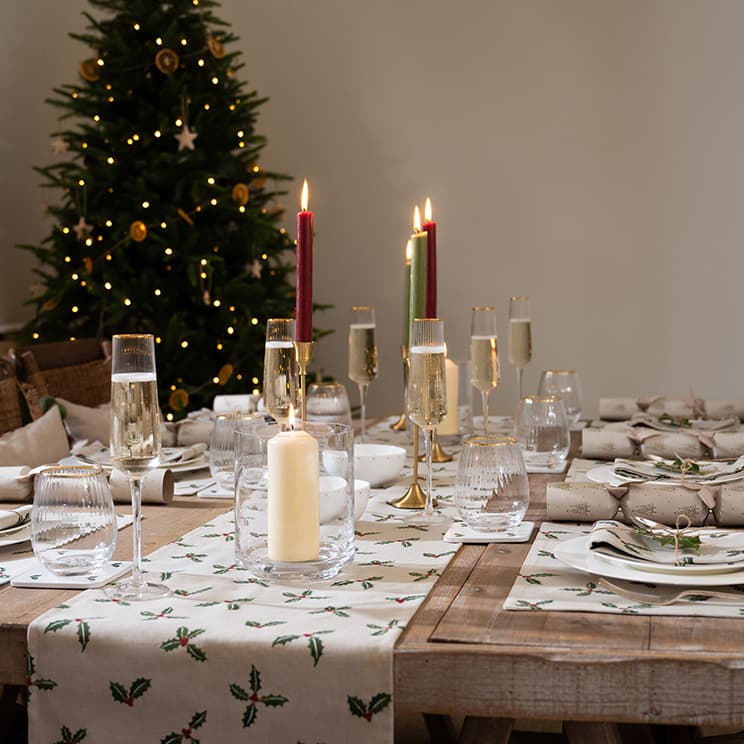 Holly & Berry Table Runner