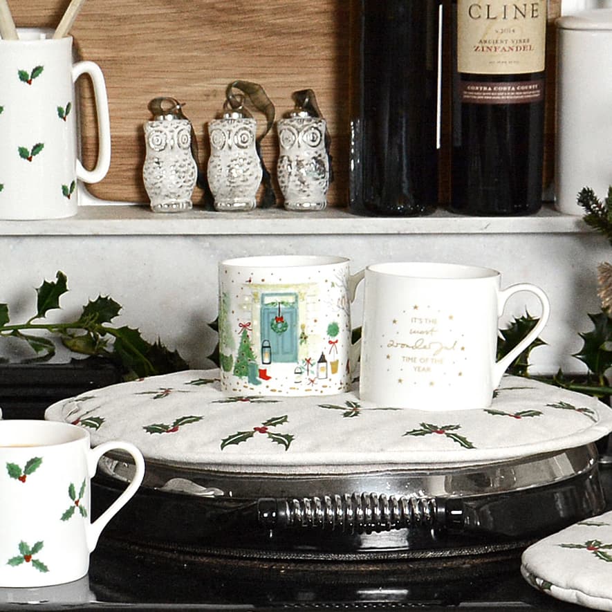 Holly & Berry Circular Hob Cover