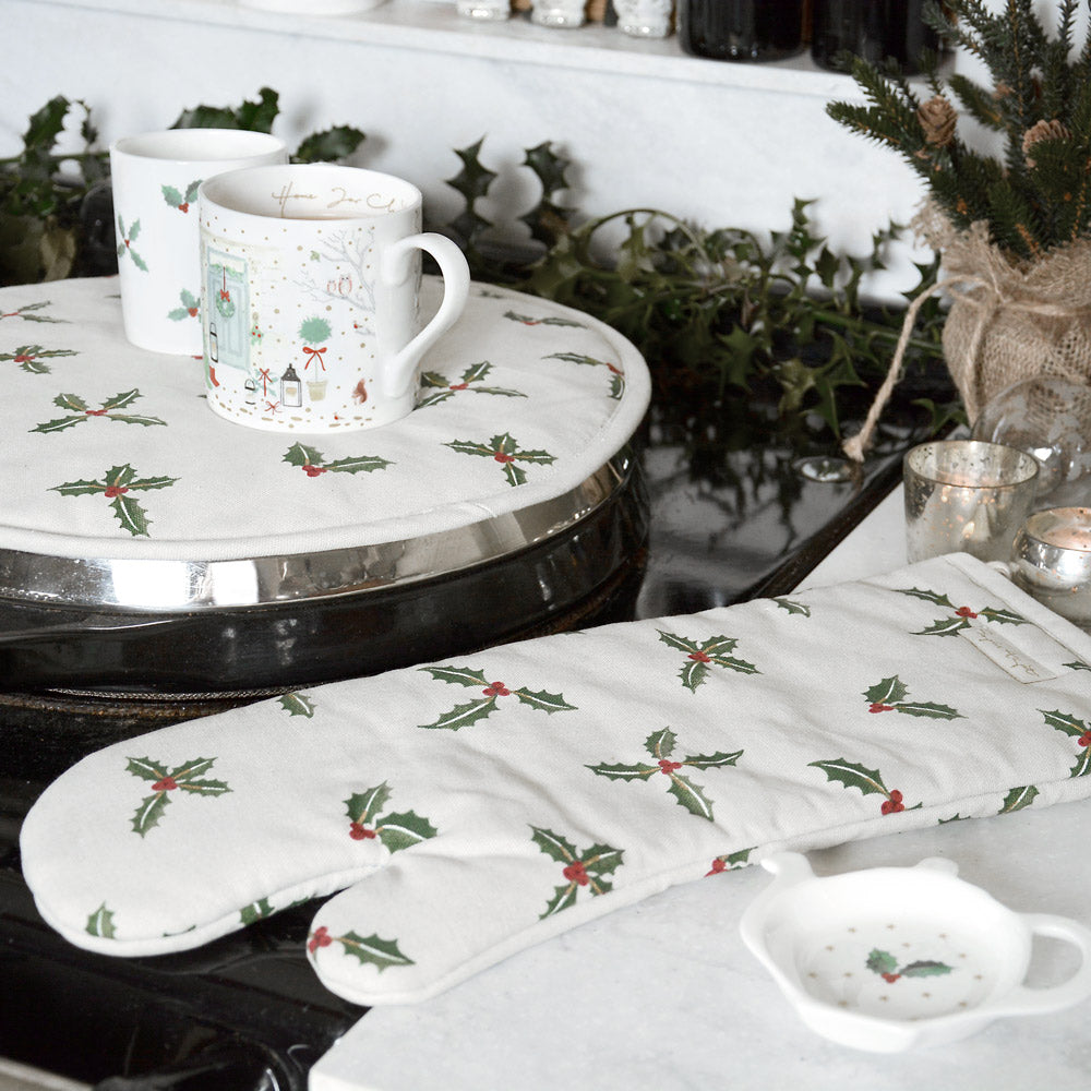 Holly & Berry Circular Hob Cover