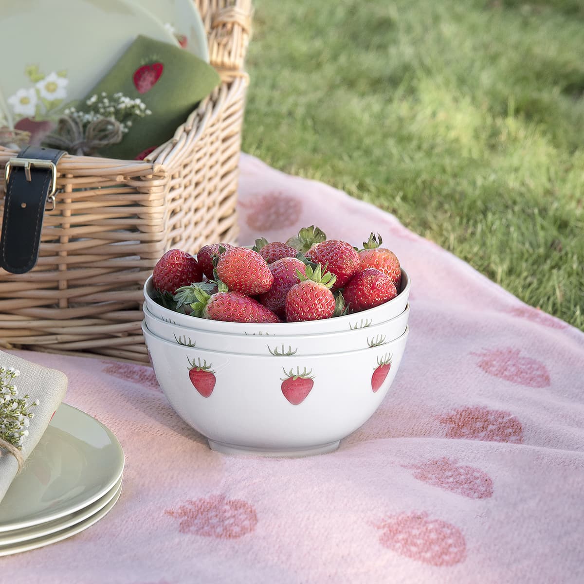 Strawberries Melamine Bowl