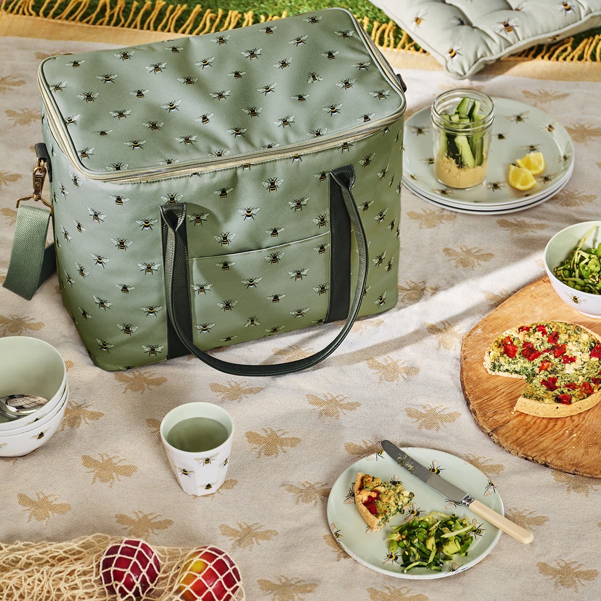 Bees Pocket Picnic Bag