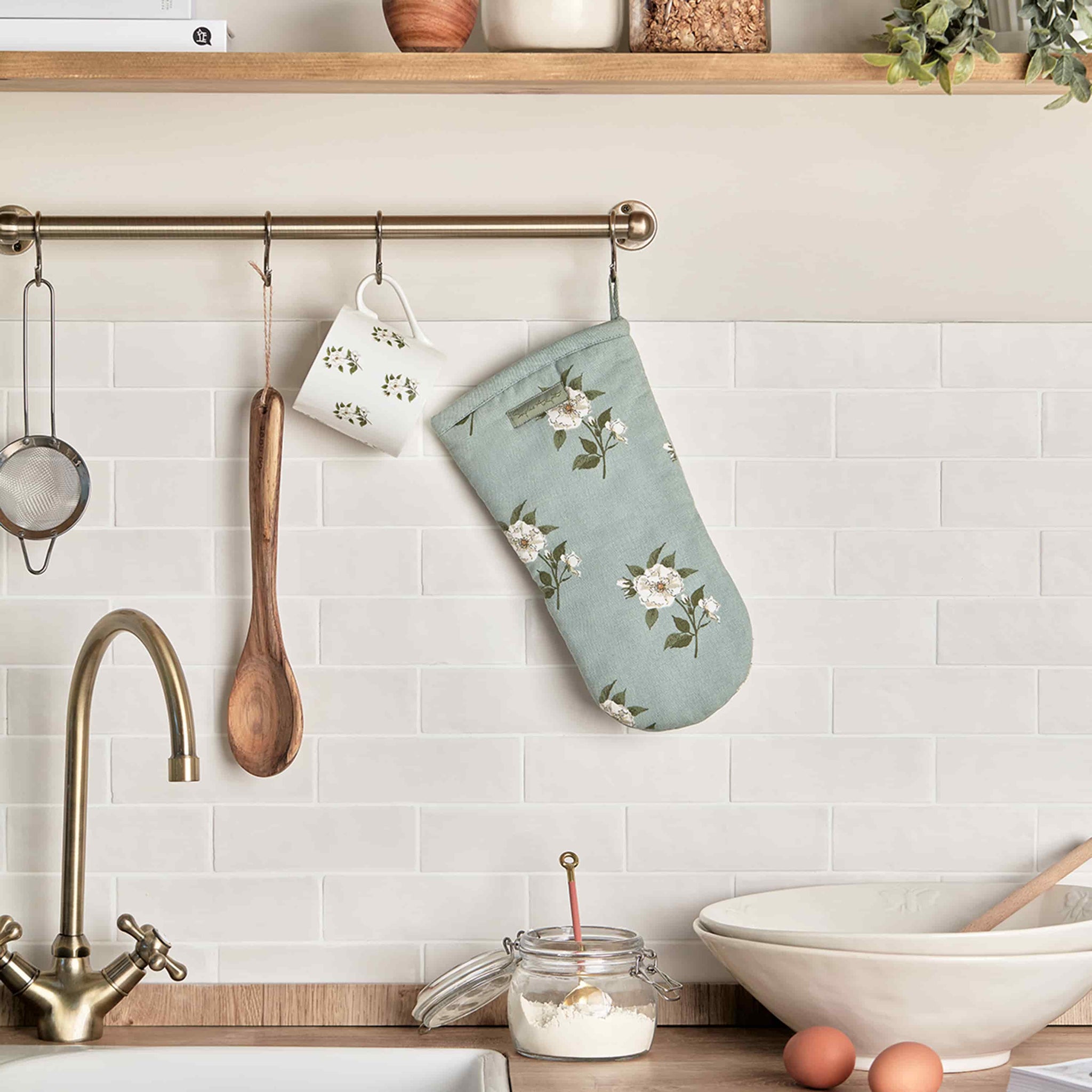 Rose Oven Mitt