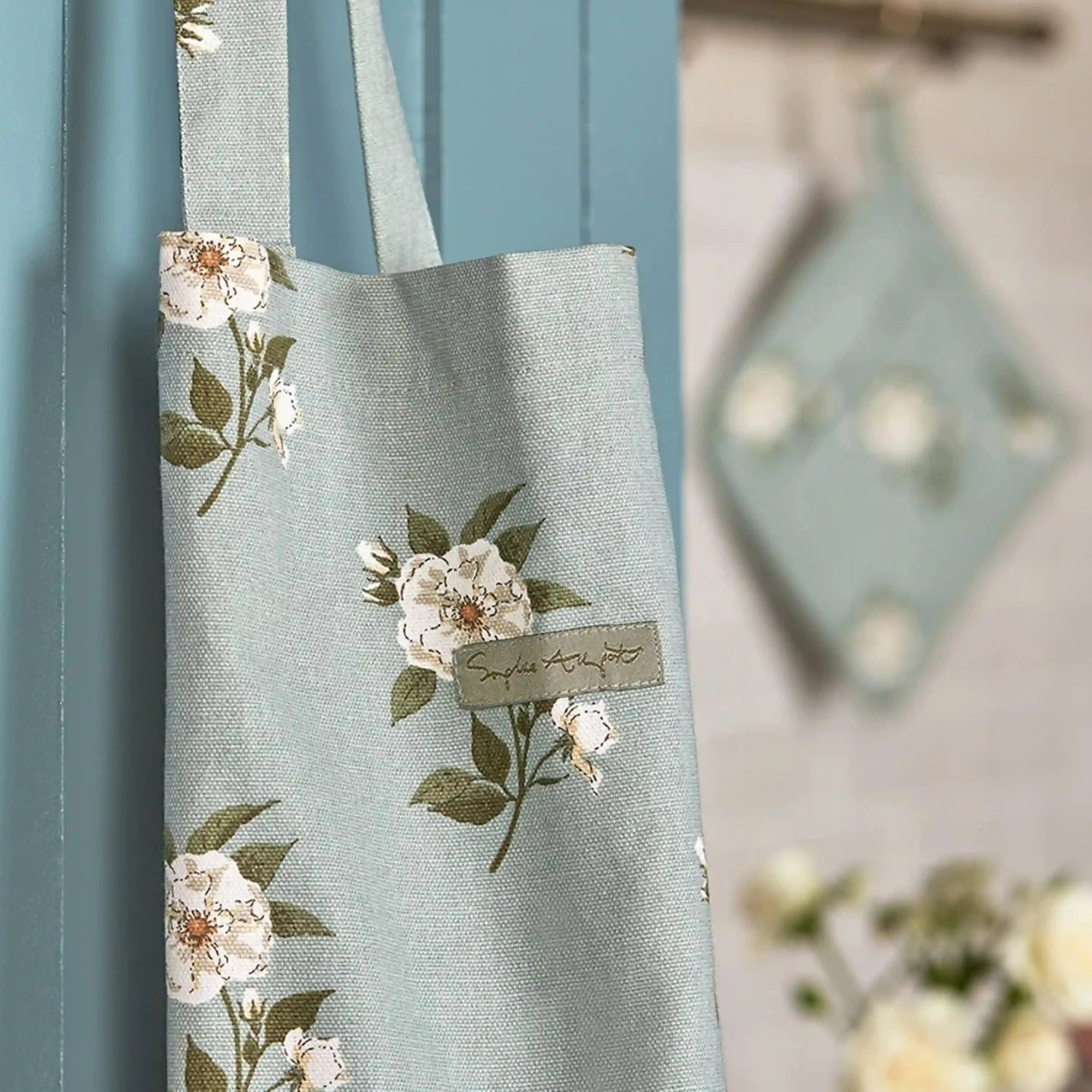 Roses Adult Apron