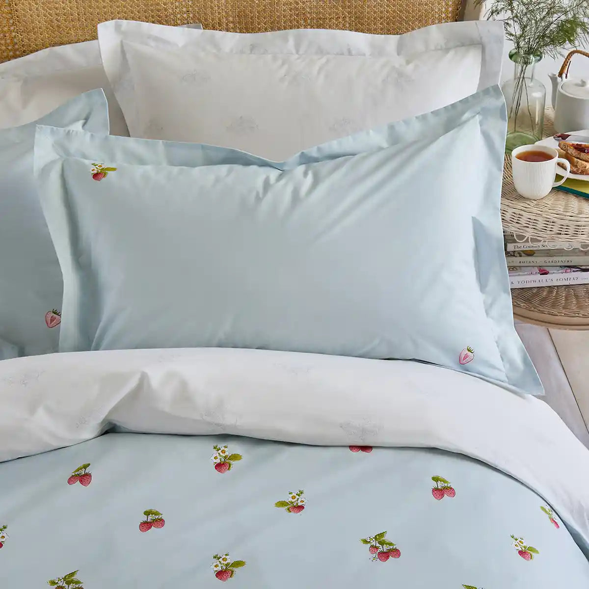 Strawberries Bedding Set