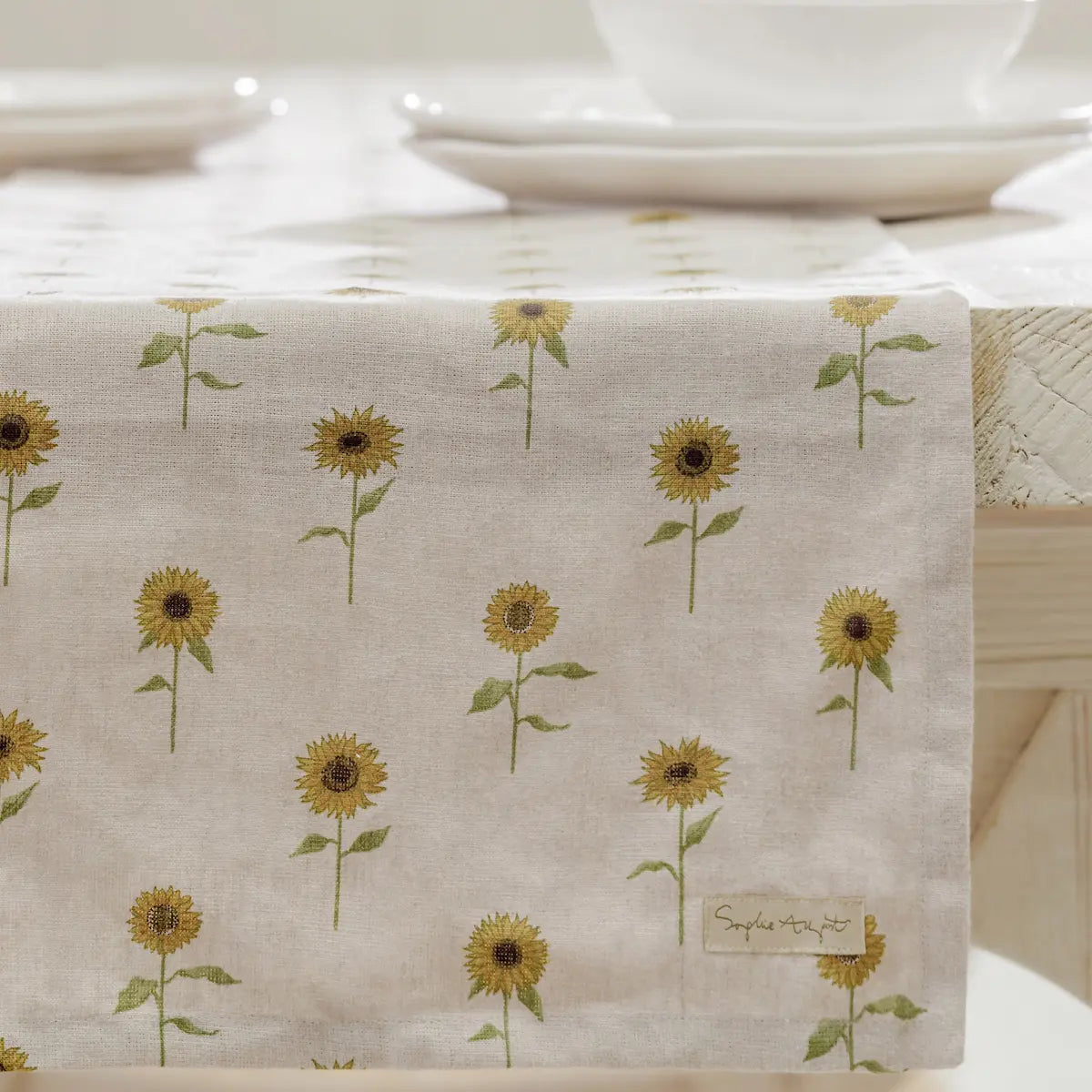 Embroidered Sunflower Cutwork Placemat Table Runner Embroidered Sunflower Cutwork Placemat Table Runner